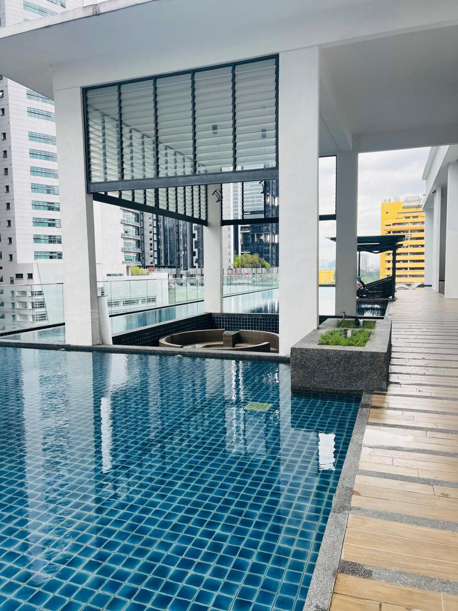 Reizz Residence By D'Amour Kuala Lumpur Exterior foto
